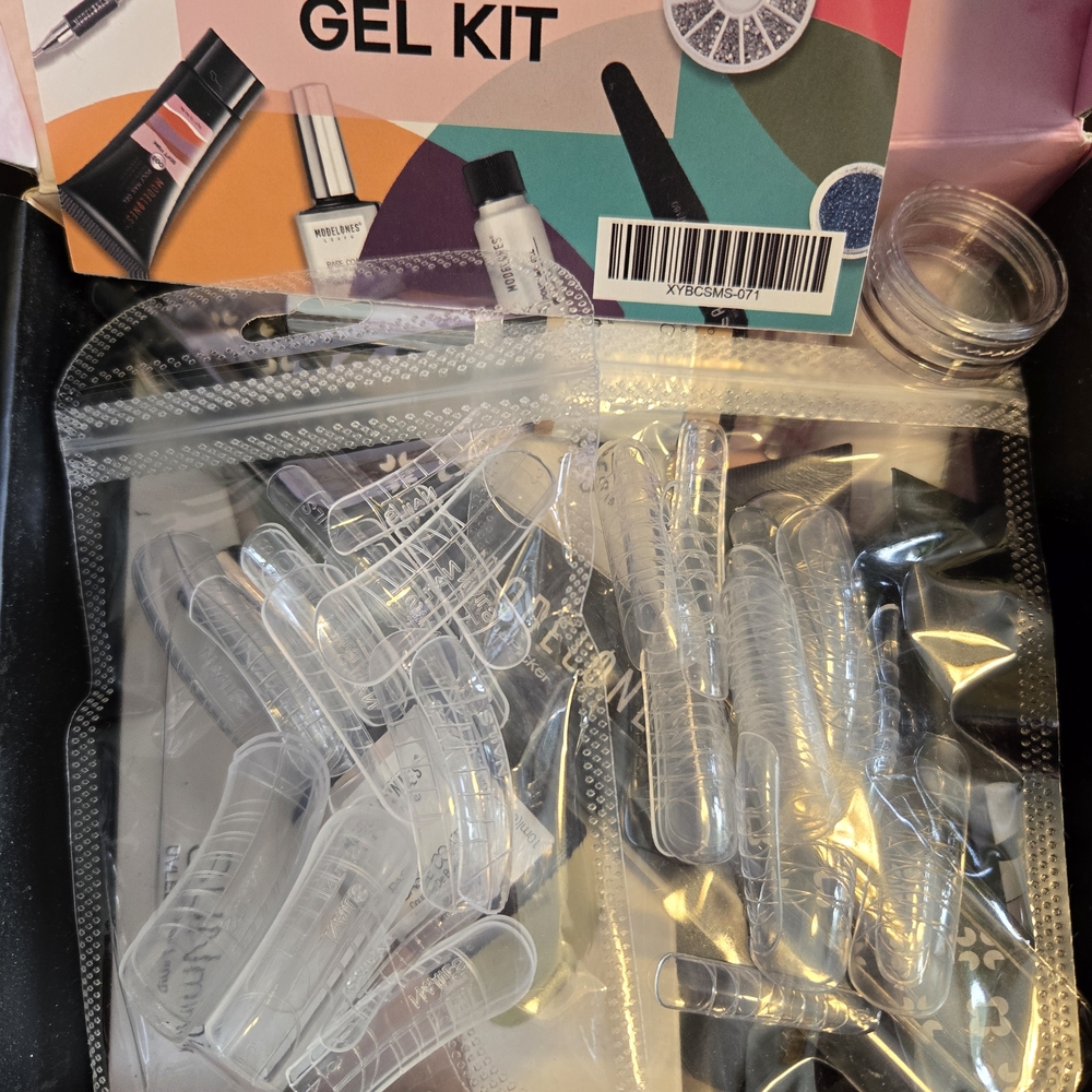 MODELONES Nail Kit - Picture 6 of 6